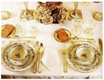 tavola,elegante,raffinata,piatti,posate