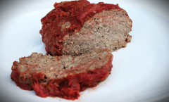 Polpettone carne avanzata sugo, o lessato con salsa verde o rossa, o in