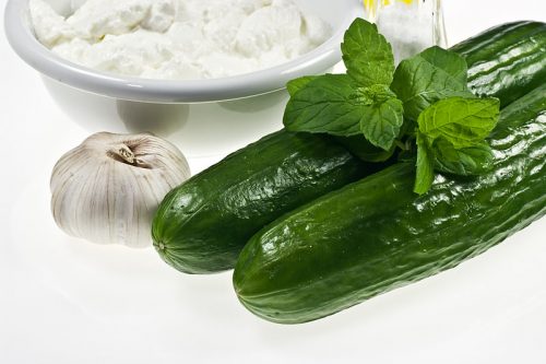 tzatziki salsa cetrioli Greek_yoghurt_cucumbers_garlic