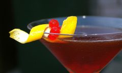 rosolio maraschino Rum_Manhattan_cocktail_with_Maraschino_caviar