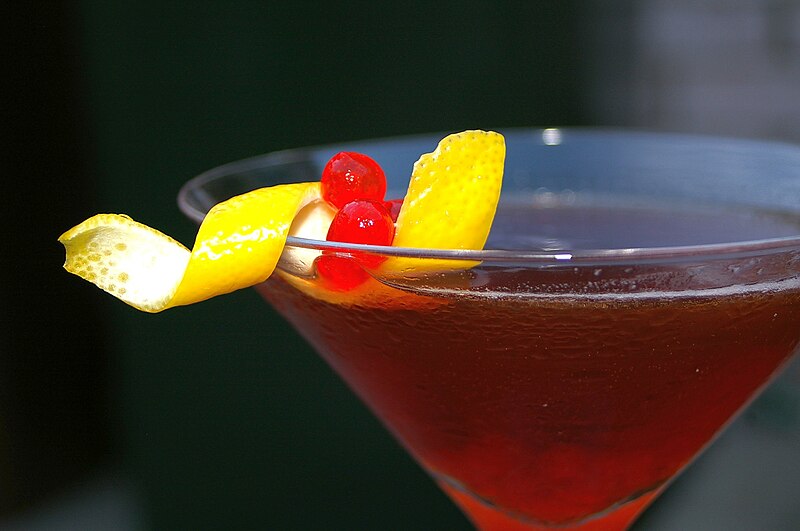 rosolio maraschino Rum_Manhattan_cocktail_with_Maraschino_caviar