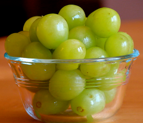 chicchi uva gorgonzola pistacchi