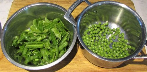 piselli -2021-07-27_Fresh_harvested_peas,_Trimingham,_Norfolk_(2)