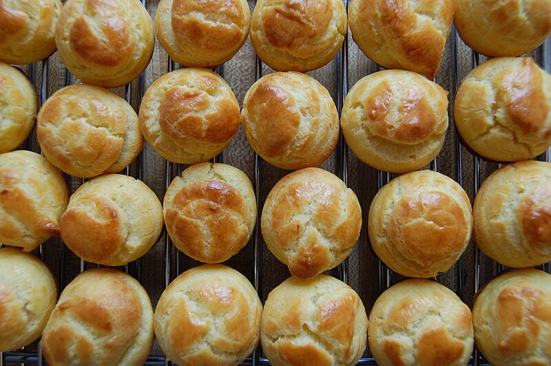 pasta reale minestra petronilla Choux_pastry_buns,_2009
