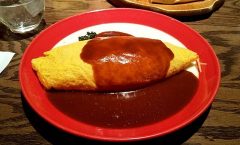 Omurice_with_Demi-glace_Sause_in_Osaka,_Japan